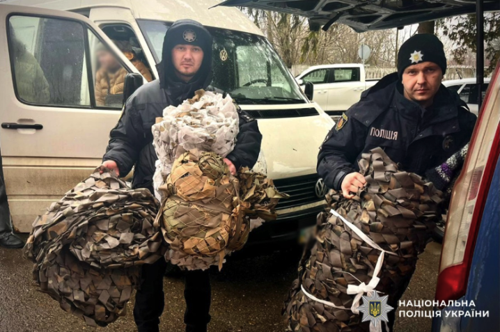 Спецпризначенцям поліції Буковини передали чергову допомогу на передову Спецпризначенцям поліції Буковини передали чергову допомогу на передову