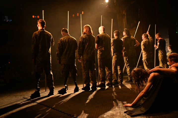 У Чернівцях Театр Ветеранів зіграв виставу "Енеїда": стартував всеукраїнський тур