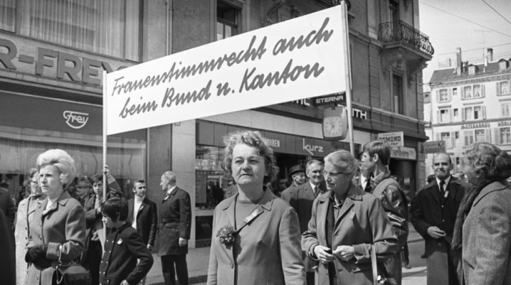 Швейцарки отримали право голосу на півстоліття пізніше, ніж чернівчанки: як чоловіки так довго опиралися фемінізму