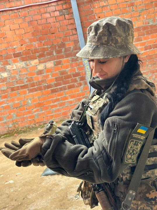 Допомагати тим, хто пройшов через пекло війни. Олександра з Чернівців розповіла про навчання у військовому ВНЗ