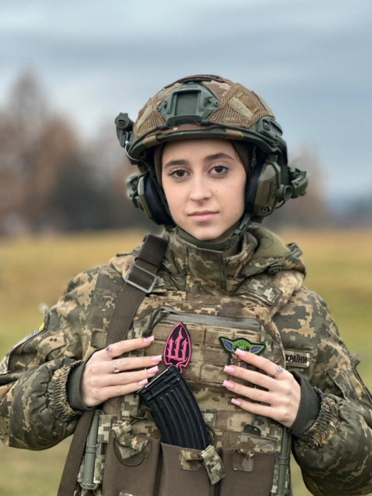 Допомагати тим, хто пройшов через пекло війни. Олександра з Чернівців розповіла про навчання у військовому ВНЗ