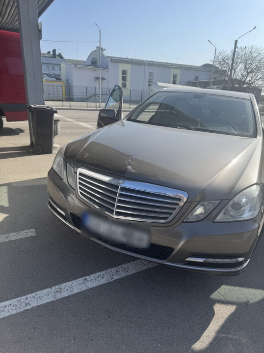 На пункті пропуску «Порубне» службовий собака знайшов наркотики у громадянки Румунії