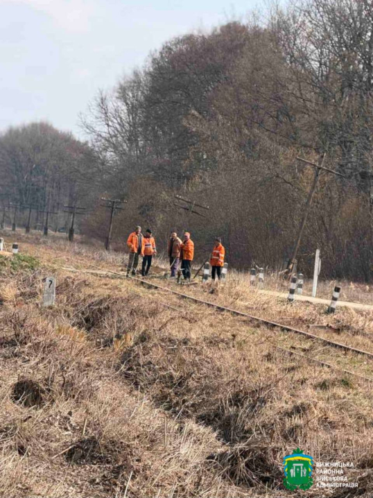 На Буковині замінюють шпали на залізничній колії Вижниця–Чернівці