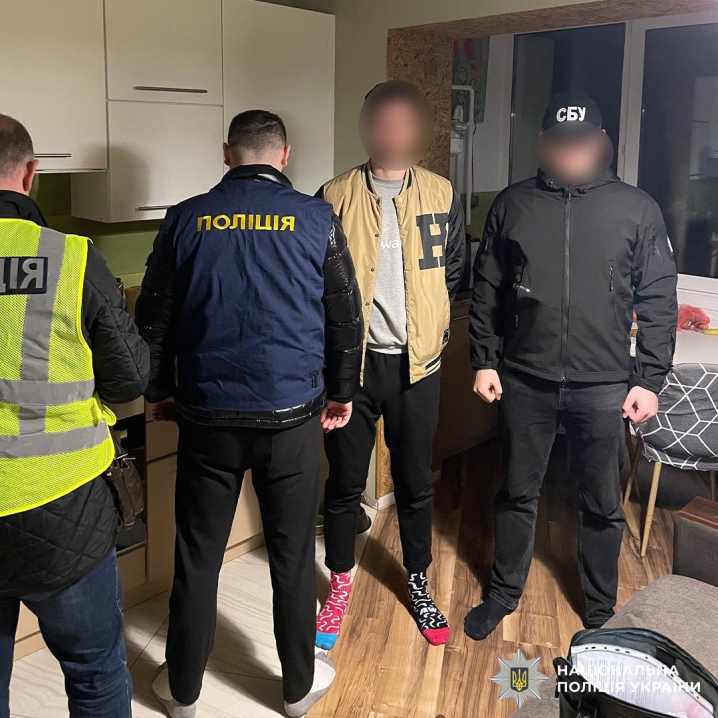 Військовий капелан з Київщини за 9 тис. євро возив чоловіків через Буковину до Румунії