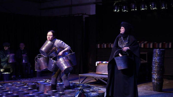 Прем’єра, що не залишає байдужими: у Чернівецькому драмтеатрі відбулася вистава «Буна»