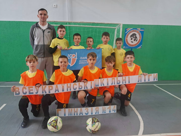 Олімпійський чемпіон Жан Беленюк провів тренування для юних футболістів у Чернівцях