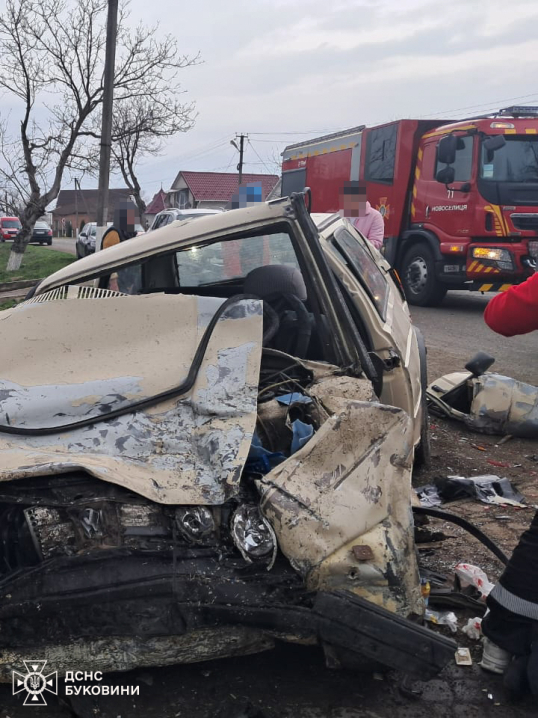 На Буковині від зіткнення автівок постраждали четверо людей