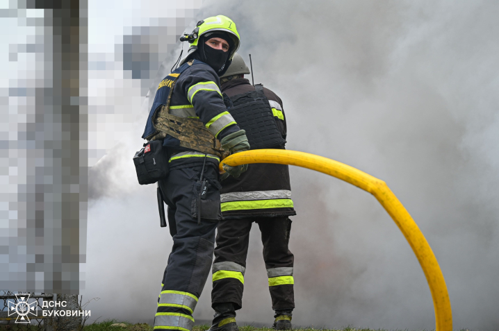 Росія атакувала енергетичну інфраструктуру на Буковині: спалахнула пожежа