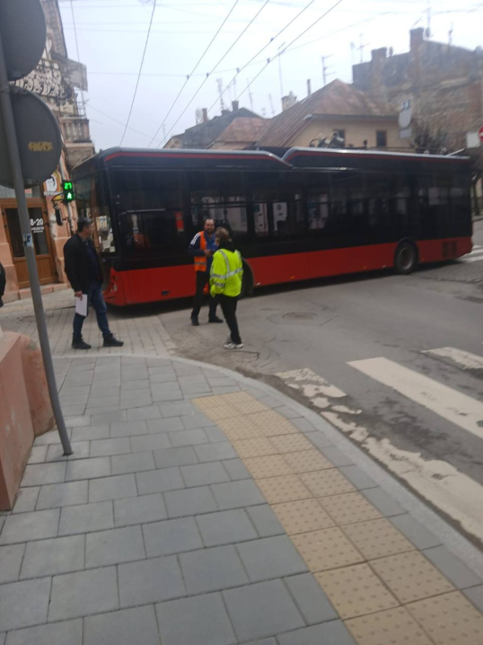 У Чернівцях через ДТП тролейбуси №2 та 4 курсують через Сагайдачного