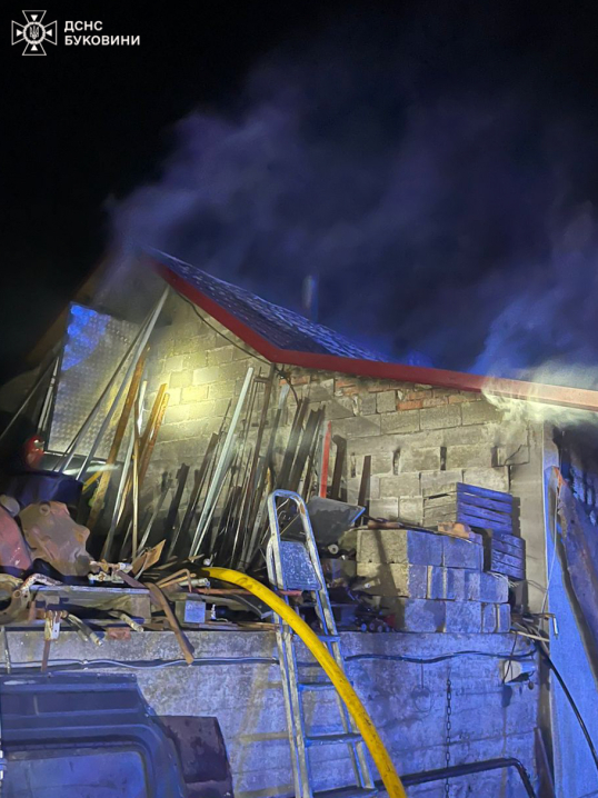 У Недобоївцях горів житловий будинок