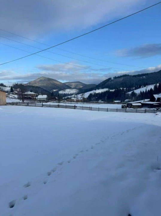 Морозний ранок на Буковині. В гірських селах зафіксували 9 градусів морозу Морозний ранок на Буковині. В гірських селах зафіксували 9 градусів морозу