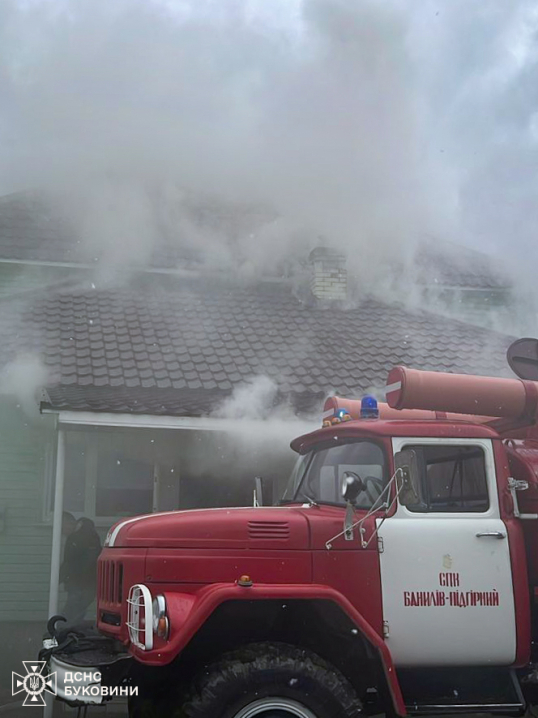 У Сторожинецькій громаді горів житловий будинок