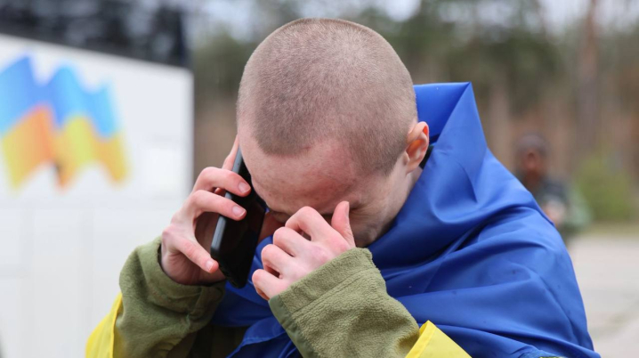 Напередодні Великодня Україна повернула з полону ще 175 військових Напередодні Великодня Україна повернула з полону ще 175 військових
