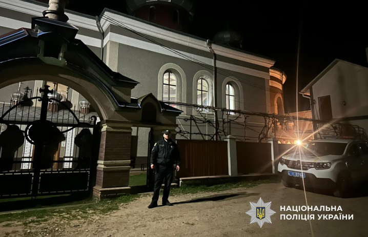 У Великдень богослужіння на Буковині відбулися спокійно під посиленим наглядом поліції