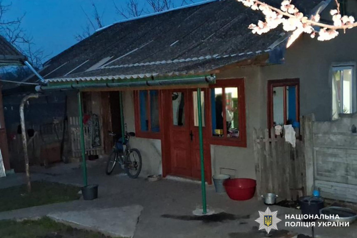 Вбивство на Великдень: на Буковині жінка зарізала співмешканця Вбивство на Великдень: на Буковині жінка зарізала співмешканця