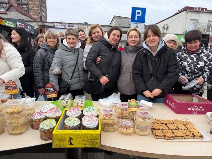 У Новодністровську люди зібрали 100 тисяч гривень для земляків на фронті