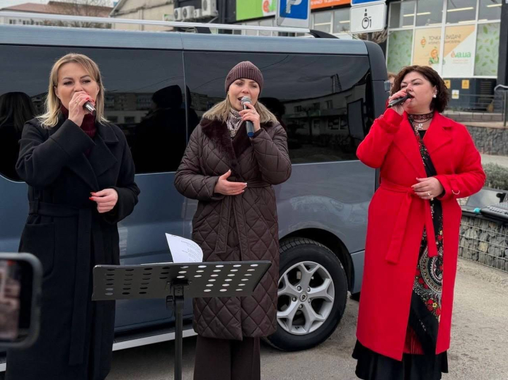 У Новодністровську люди зібрали 100 тисяч гривень для земляків на фронті