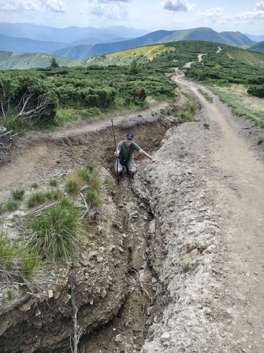 Гори не для коліс: якої шкоди завдає джипінг у Карпатах