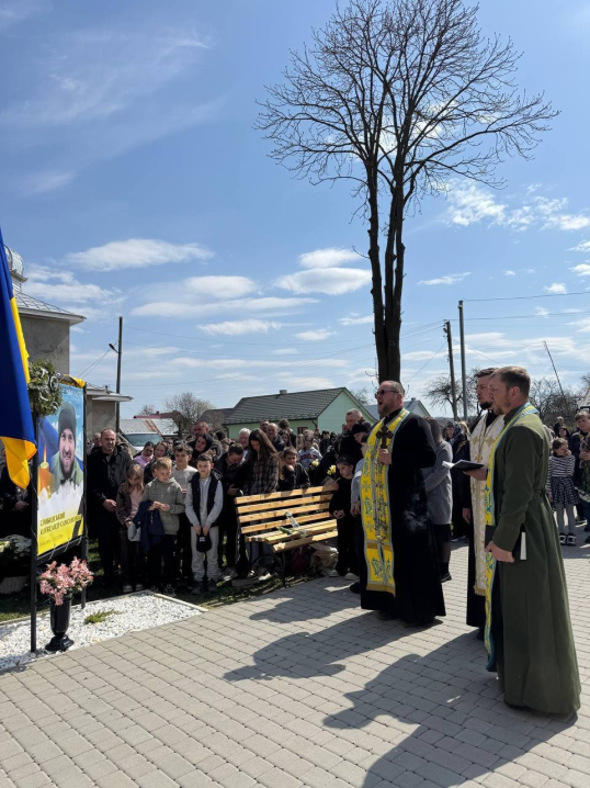 На Алеї Слави на Вижниччині встановили пам’ятний банер на честь Героя Олександра Слободського