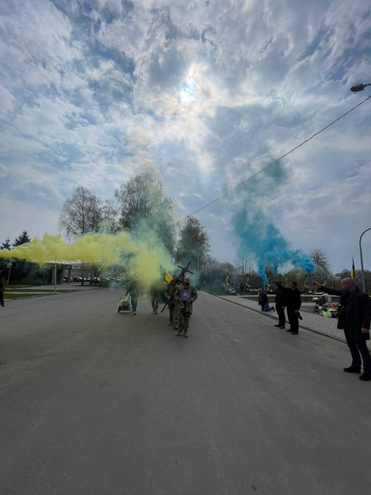 Чернівці попрощалися з відважним Героєм Олександром Сухим