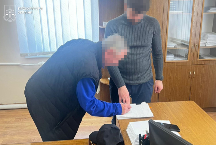 На Львівщині власник ринку 23 роки тримав у рабстві однокласника