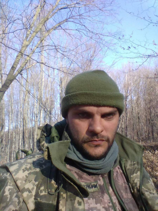 Чернівці попрощалися з відважним Героєм Андрієм Вакарюком