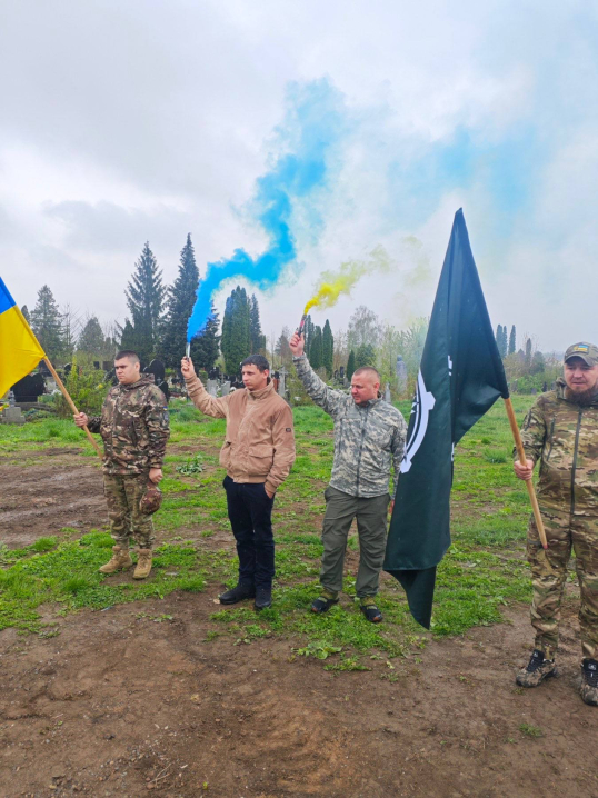 Чернівці попрощалися з відважним Героєм Андрієм Вакарюком