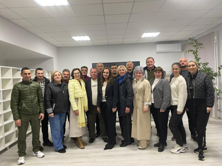 Раду волонтерів при Чернівецькій ОВА очолив Віктор Скрипник: що про нього відомо