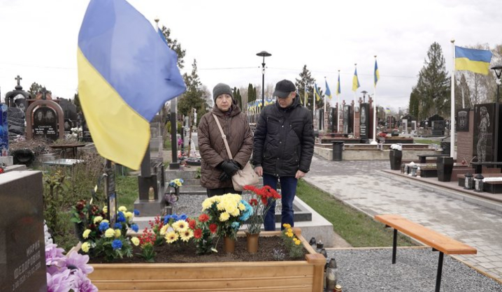 «Лікарі сказали, що змушені відключити сина від ШВЛ». Буковинець загинув після вибуху на заводі з виробництва вибухівки