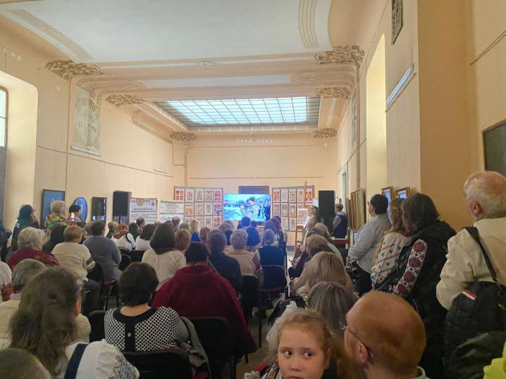 У Чернівцях відкрили виставку «Вишиваний Дивотвір»