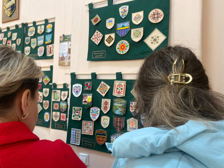 У Чернівцях відкрили виставку «Вишиваний Дивотвір»