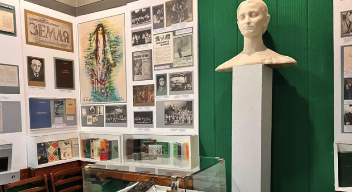 Чернівчан запрошують на виставку, присвячену дружбі Ольги Кобилянської та Лесі Українки