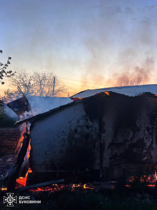 На Буковині за добу трапилося 5 пожеж: горіла суха трава та будівлі