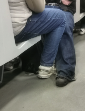 «4 години обіймів»: пасажири скаржаться на тісні вагони потягу Львів – Чернівці