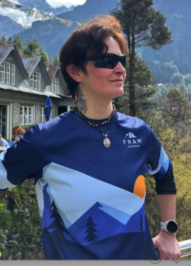 Чернівчанка Олена Карлова розпочала сходження на Еверест