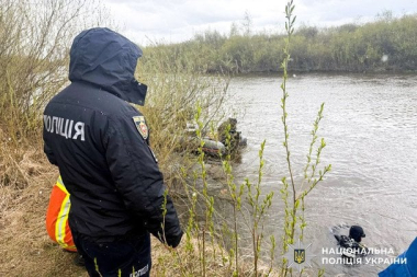Трагедія на прогулянці: на Рівненщині знайшли загиблими двох братів віком 2 і 4 роки