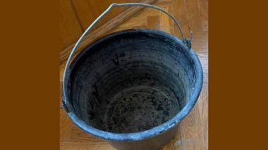 Конфісковане у жителя Заліщиків старе відро продали на аукціоні за 51 грн