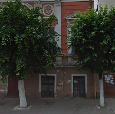 Ціна байдужості: у Чернівцях руйнується пам'ятка архітектури через відсутність ринви