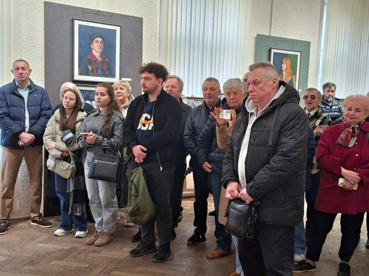 У краєзнавчому музеї в Чернівцях відкрили виставку живопису художника Юрія Гушкевича