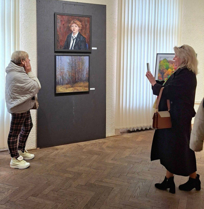У краєзнавчому музеї в Чернівцях відкрили виставку живопису художника Юрія Гушкевича