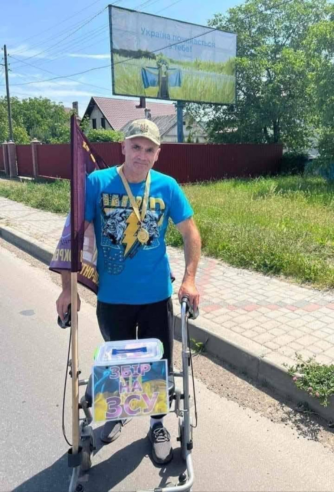 На Буковині волонтер з інвалідністю Валерій Монарха вшосте розпочав марафон, аби зібрати гроші для ЗСУ 