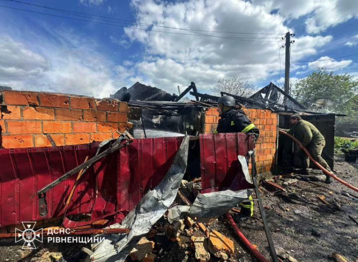 Росія вдарила по житловому будинку на Рівненщині: загинули 3 людей