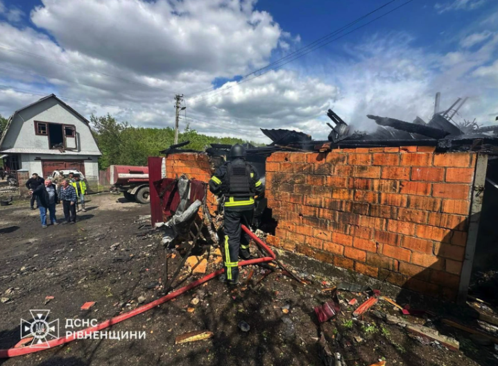 Росія вдарила по житловому будинку на Рівненщині: загинули 3 людей