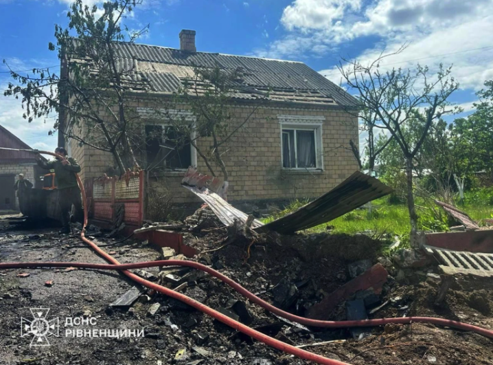 Росія вдарила по житловому будинку на Рівненщині: загинули 3 людей