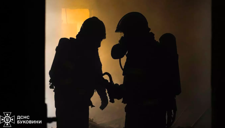 У Чернівцях ледь не згорів будинок на вулиці Ольги Кобилянської