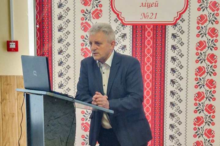 На посади директорів у ліцеях та гімназіях Чернівців претендують 35 кандидатів: що про них відомо На посади директорів у ліцеях та гімназіях Чернівців претендують 35 кандидатів: що про них відомо