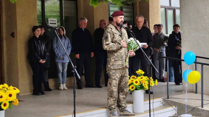 У Глибоцькому ліцеї відкрили меморіальну дошку Героєві Сергію Пенюку