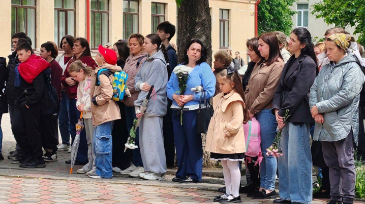 У Глибоцькому ліцеї відкрили меморіальну дошку Героєві Сергію Пенюку