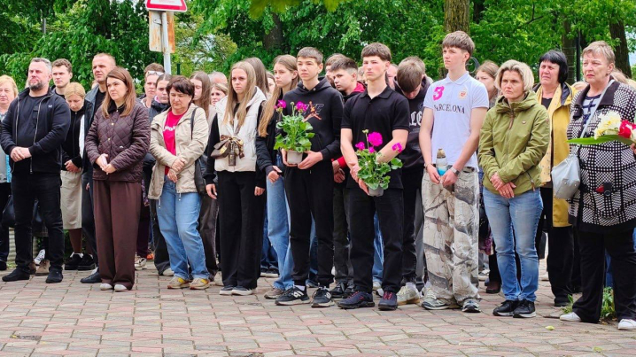У Глибоцькому ліцеї відкрили меморіальну дошку Героєві Сергію Пенюку