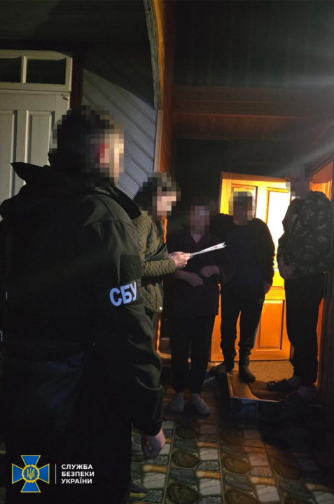 На Буковині СБУ ліквідувала канал незаконного переправлення чоловіків за кордон: затримано правоохоронців На Буковині СБУ ліквідувала канал незаконного переправлення чоловіків за кордон: затримано правоохоронців